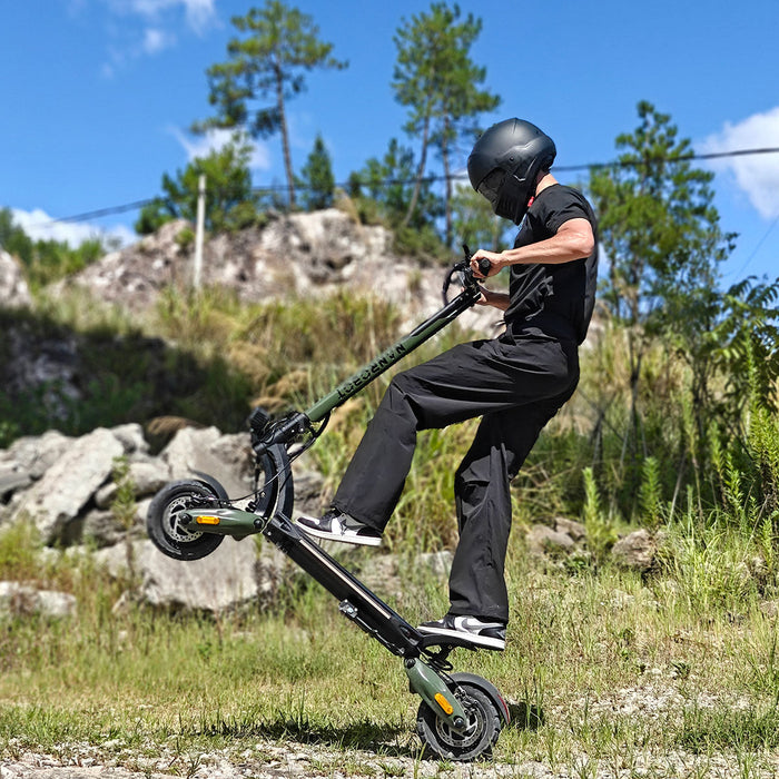 Nanrobot D6+ MAX All-Terrain Electric Scooter — Dual 1500W Motors, 60V 30Ah Battery, Hydraulic Suspension